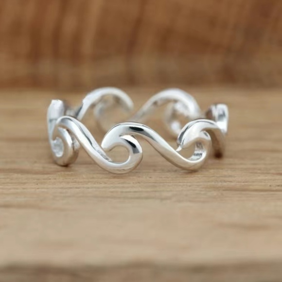 Silver Ocean Wave Ring - Picture 2 of 6